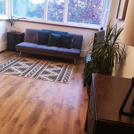 2 Bed Flat, Bounds Green, Piccadilly Line, London N11 Ngoại thất bức ảnh