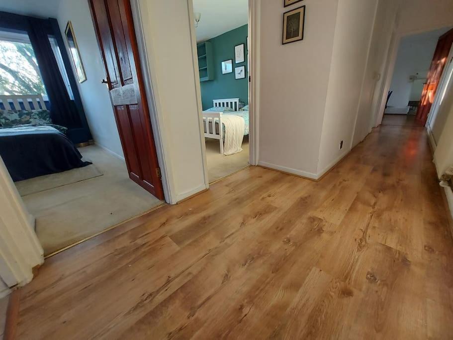 2 Bed Flat, Bounds Green, Piccadilly Line, London N11 Ngoại thất bức ảnh